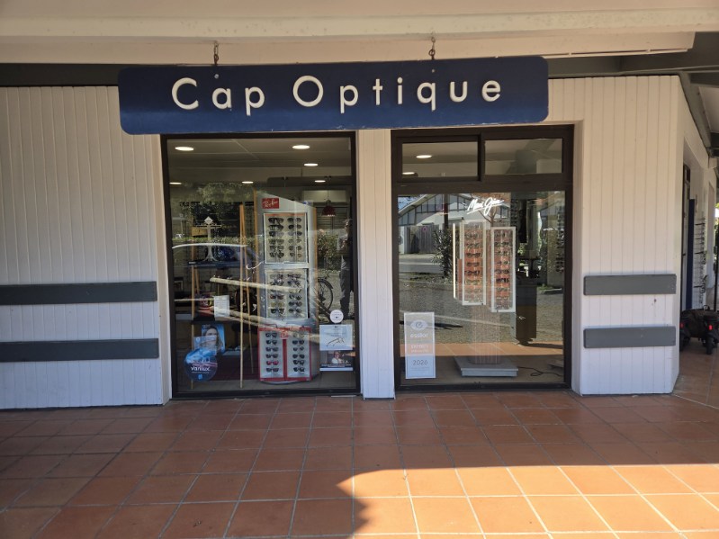 Entrée de la boutique Cap Optique au Cap Ferret
